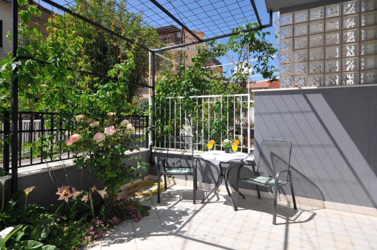 Apartments Roza Trogir Exterior foto