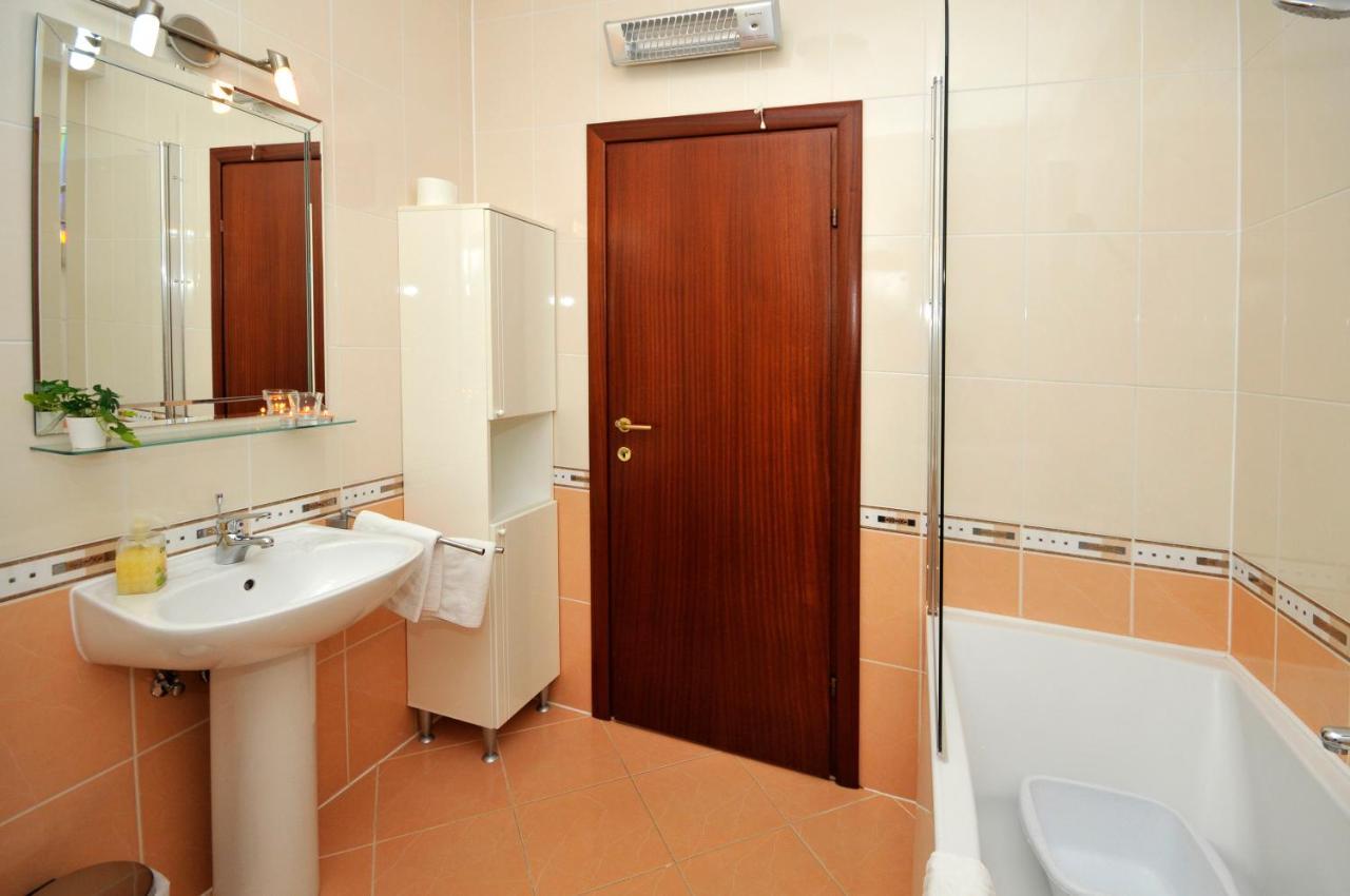 Apartments Roza Trogir Exterior foto