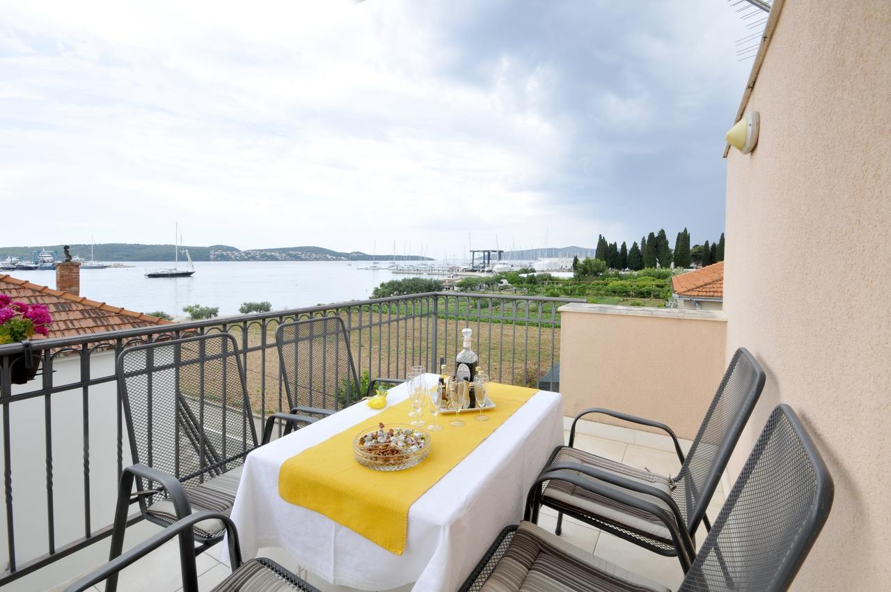 Apartments Roza Trogir Exterior foto